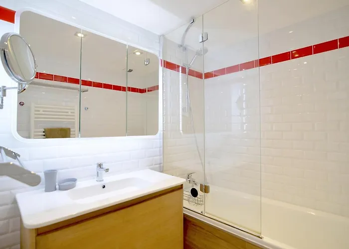 Nouvelle Vague Modern Ocean View W Balcony - Swimming Pool