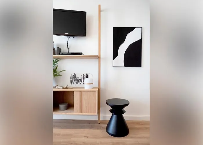 Nouvelle Vague Modern Ocean View W Balcony - Swimming Pool アパート *